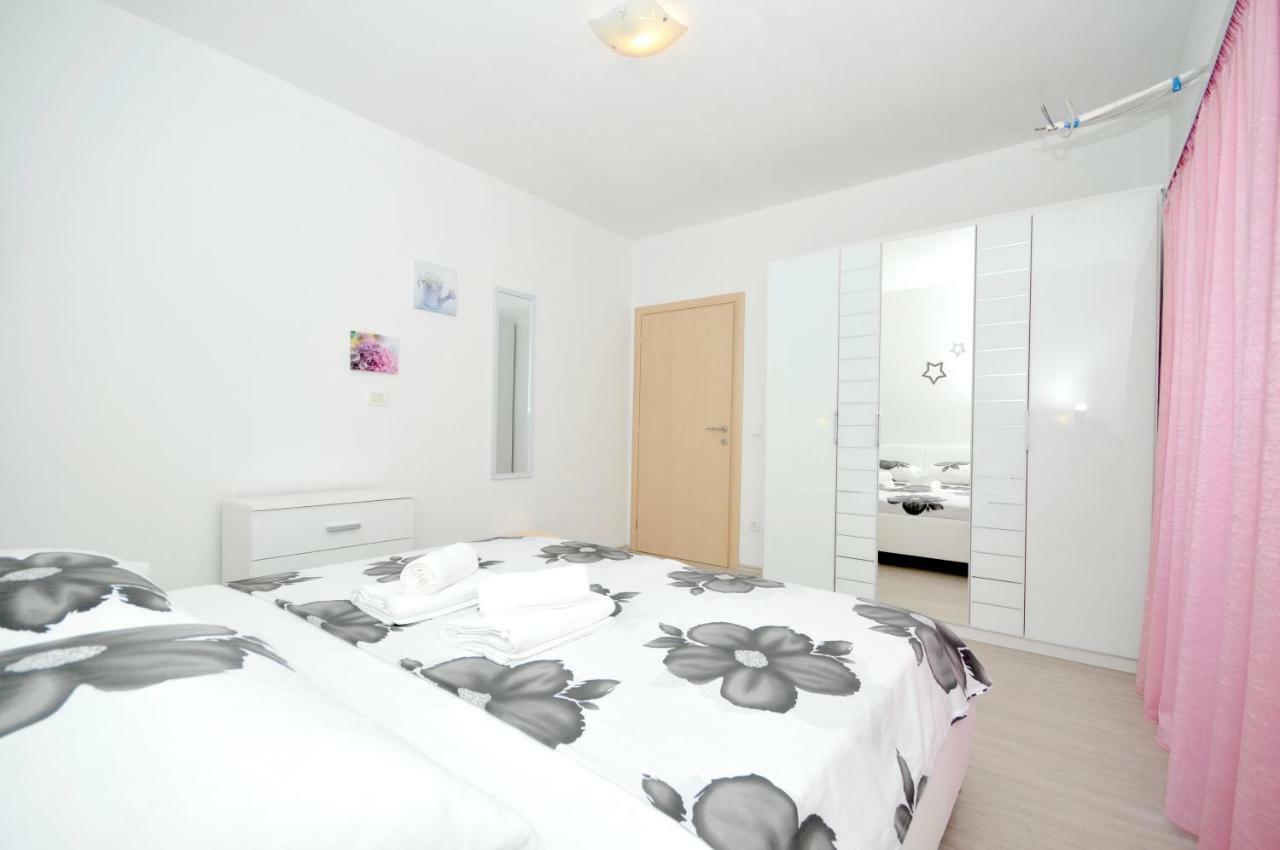 Apartment Mira Trogir Exterior photo